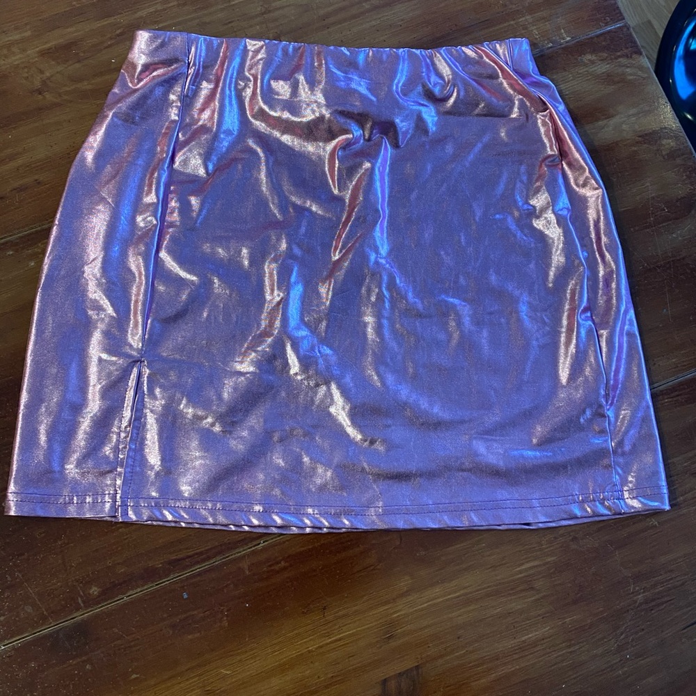 Metallic  Pink skirt!